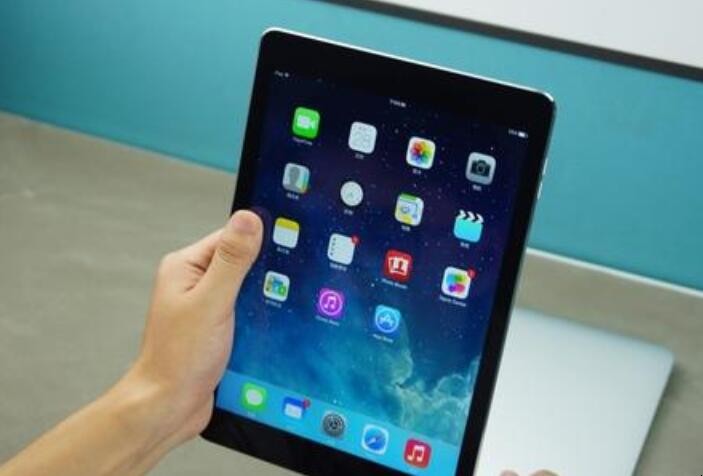 平板电脑死机打不开怎么办（平板电脑死机画面卡住不动）